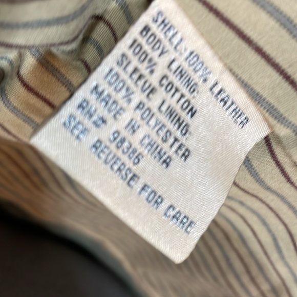 Unique Bordeaux/Oxblood leather jacket size large. Fully lined. Lovely shape - Picture 8 of 17